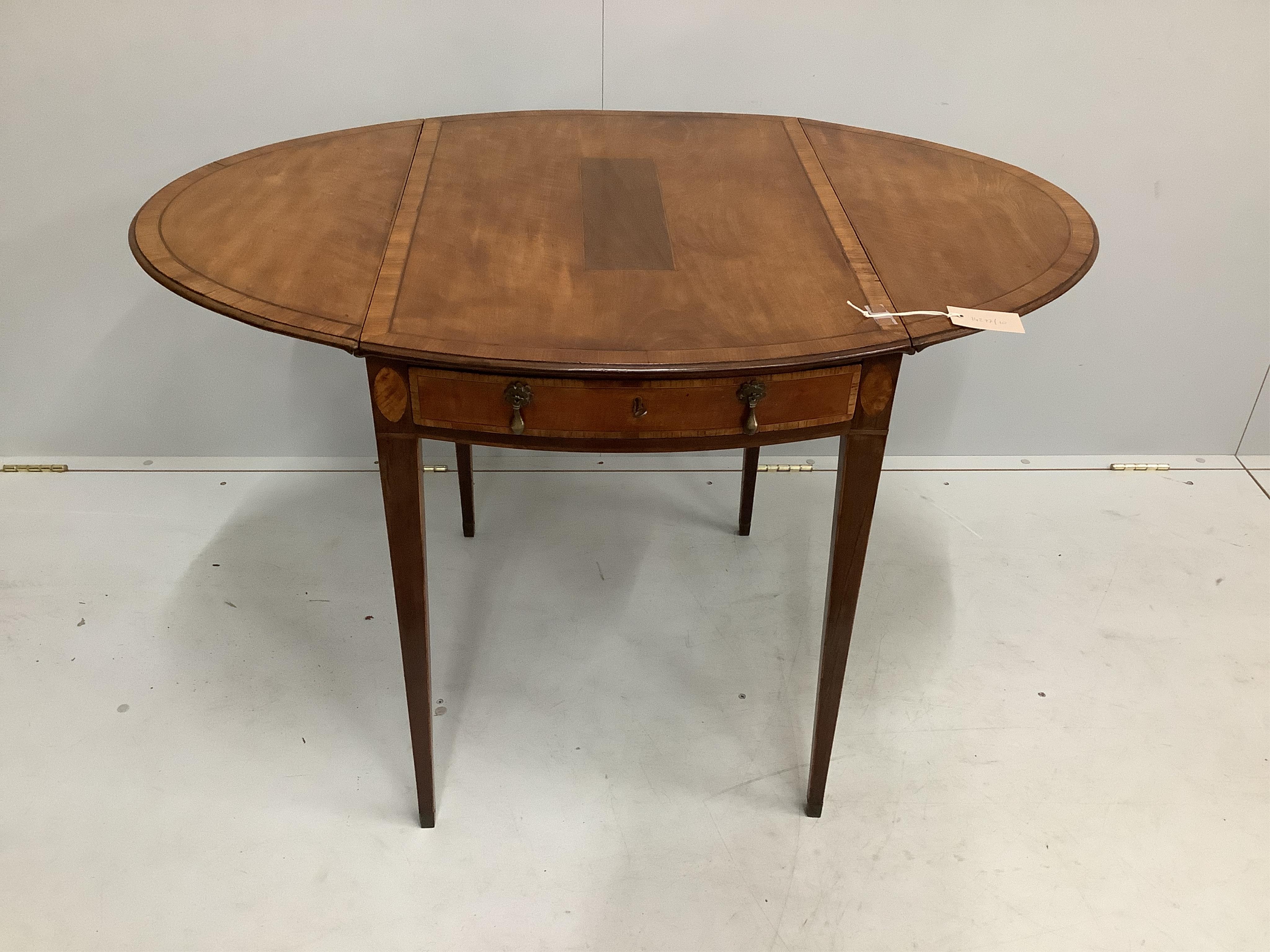 A George III banded satinwood Pembroke table, width 73cm, depth 52cm, height 69cm